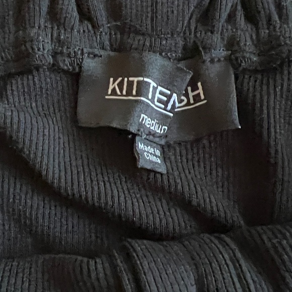 Kittenish bodysuit with front buttons - Picture 3 of 5